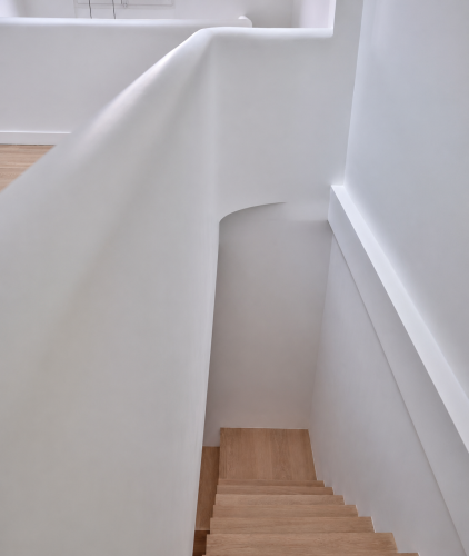 escalera que baja para nora